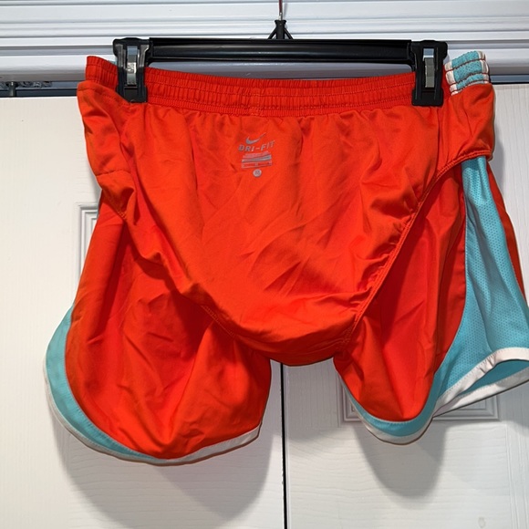 Women’s Orange Nike Shorts - Picture 6 of 6